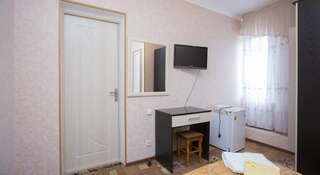 Гостиница Гостевой дом Татьяна Адлер Двухместный номер Делюкс с 1 кроватью или 2 отдельными кроватями-12